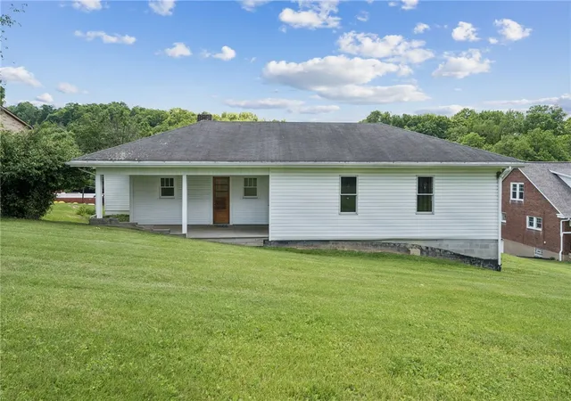 Homes for sale in N Franklin Twp, PA | 1405 Park Ave, N Franklin Twp, PA 15301 | MLS# 1760024