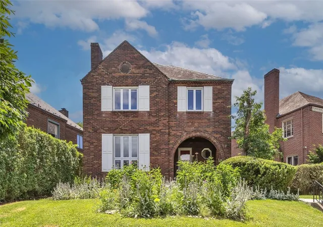 Homes for sale in Squirrel Hill, PA | 2751 Beechwood Blvd, Squirrel Hill, PA 15217 | MLS# 1760083