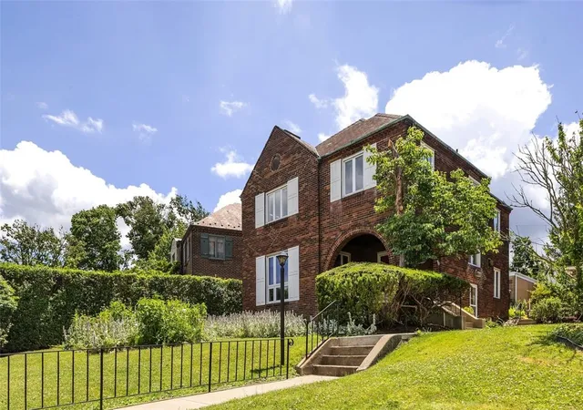 Homes for sale in Squirrel Hill, PA | 2751 Beechwood Blvd, Squirrel Hill, PA 15217 | MLS# 1760083