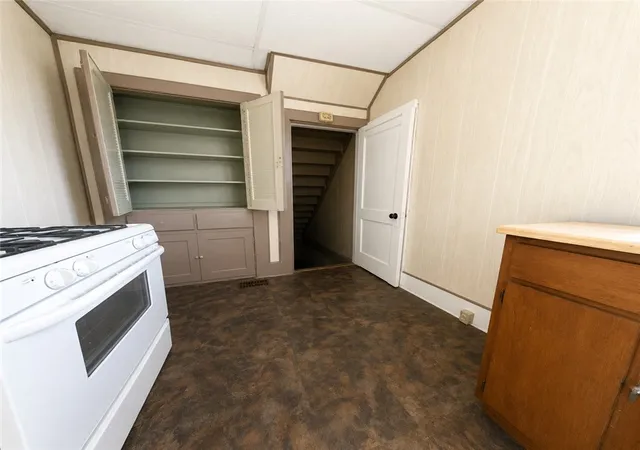 Photo 3 of Single family home for sale at 107 E 1st Avenue, Tarentum, PA 15084 | MLS# 1760299 | Listing updated on 2026-08-31