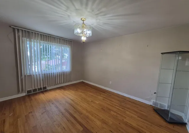 Photo 4 of Single family home for sale at 512 Bigelow St, Pittsburgh, PA 15207 | MLS# 1760347 | Listing updated on 2026-06-19