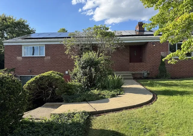 3rd image of 2455 Hampton Ave, Allison Park, PA 15101 | MLS# 1760290