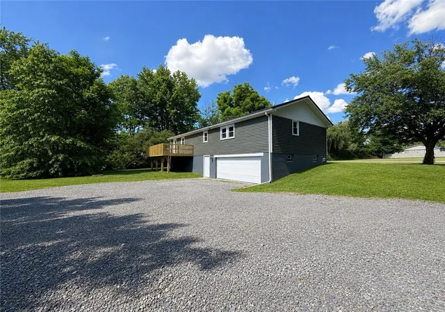 Homes for sale in Neshannock Twp, PA | 141 Lakeside Dr, Neshannock Twp, PA 16105 | MLS# 1760365
