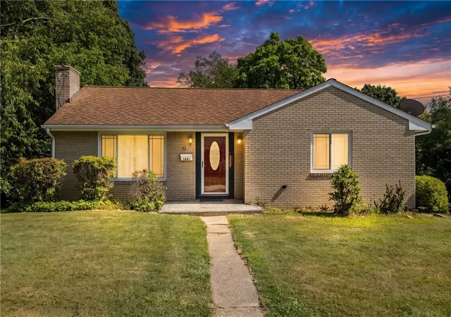 Homes for sale in Economy, PA | 1641 Highland Rd, Economy, PA 15027 | MLS# 1759933
