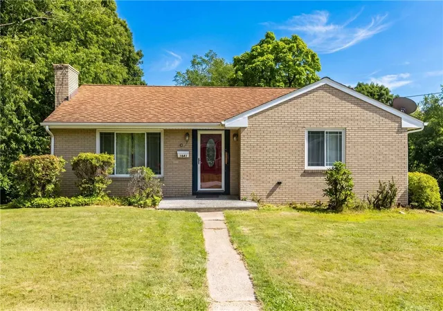 Homes for sale in Economy, PA | 1641 Highland Rd, Economy, PA 15027 | MLS# 1759933
