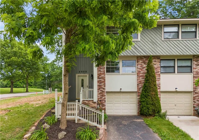 Photo 2 of Townhouse for sale at 2909 Big Meadow Ct, South Fayette, PA 15017 | MLS# 1760174 | Listing updated on 2026-08-03