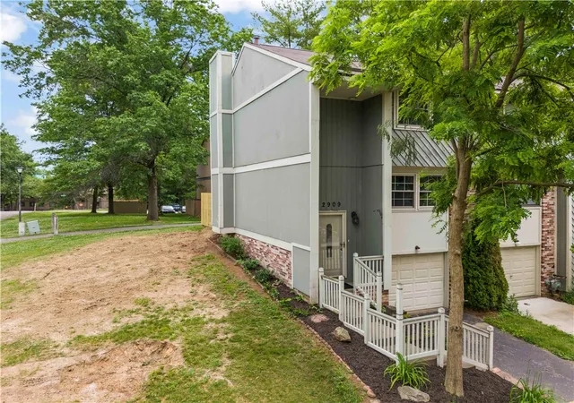 Photo 3 of Townhouse for sale at 2909 Big Meadow Ct, South Fayette, PA 15017 | MLS# 1760174 | Listing updated on 2026-08-03