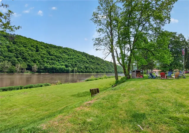 Homes for sale in Perry Twp, PA | 145 Robinson Pl, Perry Twp, PA 16041 | MLS# 1760232