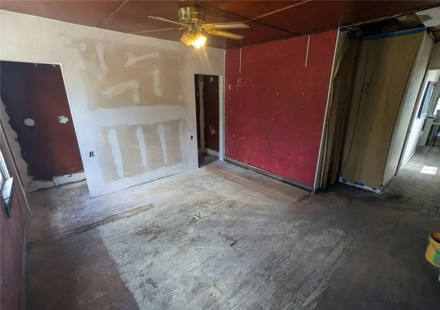 Photo 4 of Sale Pending at 46 S Railroad St, Manor, PA 15665 | MLS# 1760404 | Listing updated on 2026-07-02