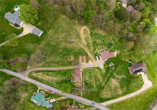 Photo 3 of Single family home for sale at 35 Bucey Rd, Burgettstown, PA 15021 | MLS# 1760403 | Listing updated on 2026-07-16