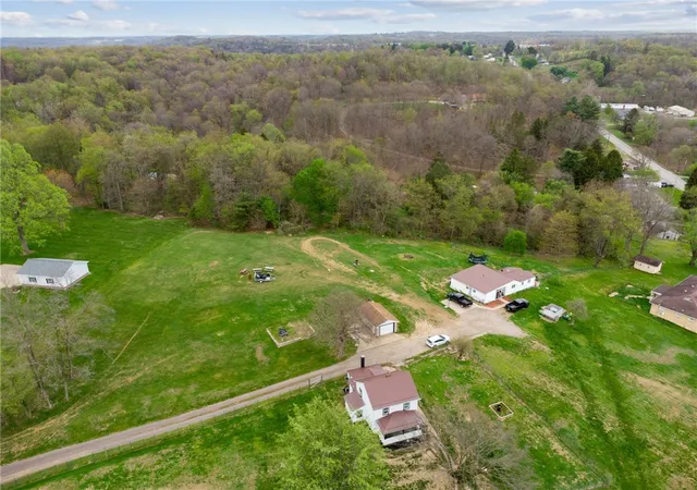Photo 4 of Single family home for sale at 35 Bucey Rd, Burgettstown, PA 15021 | MLS# 1760403 | Listing updated on 2026-07-16