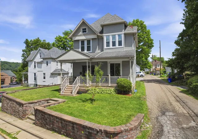 Photo 3 of Single family home for sale at 611 Montour St, Coraopolis, PA 15108 | MLS# 1760425 | Listing updated on 2026-07-09