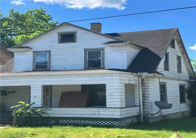 2nd image of 541 Lorain St, Sharon, PA 16146 | MLS# 1760390