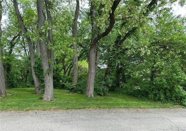 2nd image of 625 Hall Avenue, Hopewell Twp, PA 15001 | MLS# 1760438