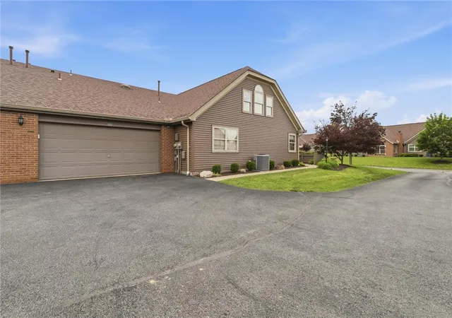 2nd image of 6380 Jefferson Pointe Cir, Jefferson Hills, PA 15025 | MLS# 1760181