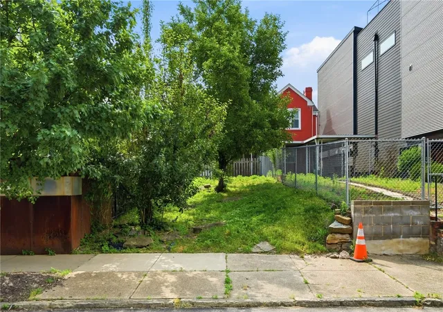 Homes for sale in Lawrenceville, PA | 4824 Harrison St, Lawrenceville, PA 15201 | MLS# 1760423