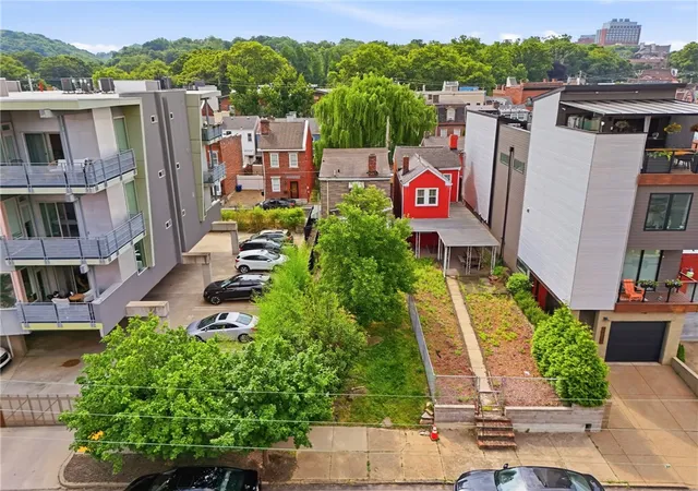 Homes for sale in Lawrenceville, PA | 4824 Harrison St, Lawrenceville, PA 15201 | MLS# 1760423