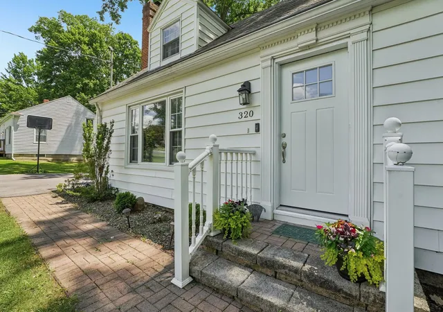 Photo 3 of Single family home for sale at 320 Frazier Dr, New Castle, PA 16105 | MLS# 1760462 | Listing updated on 2026-07-18