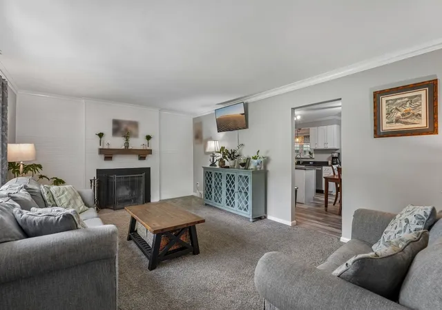Photo 3 of Single family home for sale at 320 Frazier Dr, New Castle, PA 16105 | MLS# 1760462 | Listing updated on 2026-07-18