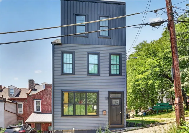 Homes for sale in Central North Side, PA | 1504 Boyle St, Central North Side, PA 15212 | MLS# 1757500