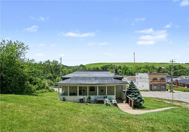 2nd image of 1920 Smith Township State Rd, Burgettstown Boro, PA 15078 | MLS# 1760264