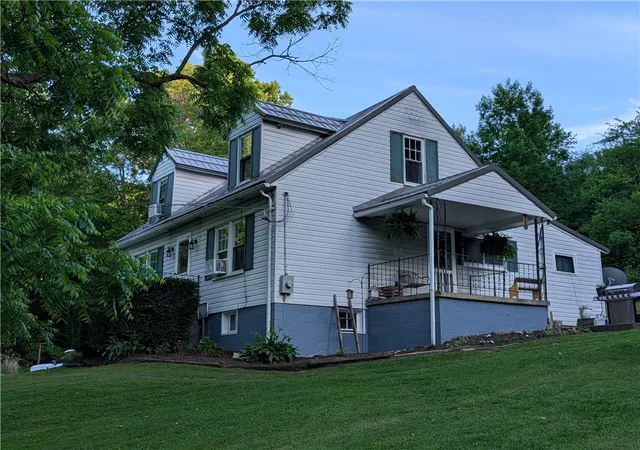 Homes for sale in Ligonier Twp, PA | 205 Woods Rd, Ligonier Twp, PA 15658 | MLS# 1760509
