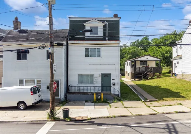 Photo 2 of Single family home for sale at 1946 Arlington Ave, Pittsburgh, PA 15210 | MLS# 1760536 | Listing updated on 2026-08-31