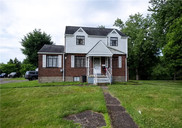 Homes for sale in Robinson Twp, PA | 44 Forest Grove Rd, Robinson Twp, PA 15108 | MLS# 1760275