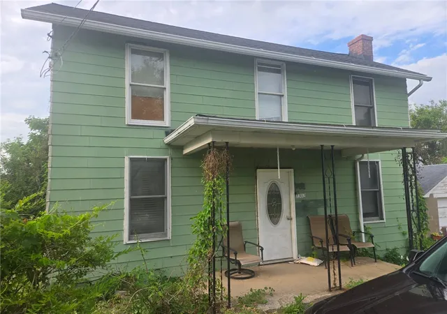 Homes for sale in Latrobe, PA | 1302 Oaklawn Dr, Latrobe, PA 15650 | MLS# 1760555