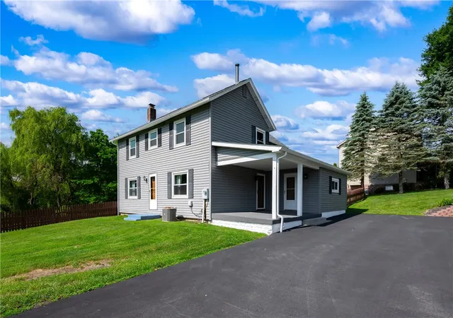 Homes for sale in Center Twp, PA | 214 Willow Run Dr, Center Twp, PA 16001 | MLS# 1760562