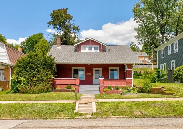 Homes for sale in Ambridge, PA | 326 Glenwood Dr, Ambridge, PA 15003 | MLS# 1760469