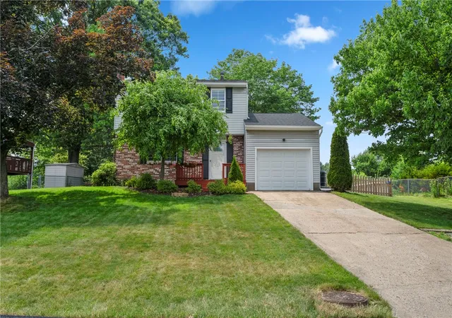 Homes for sale in Cranberry Twp, PA | 107 Heston Dr, Cranberry Twp, PA 16066 | MLS# 1760564