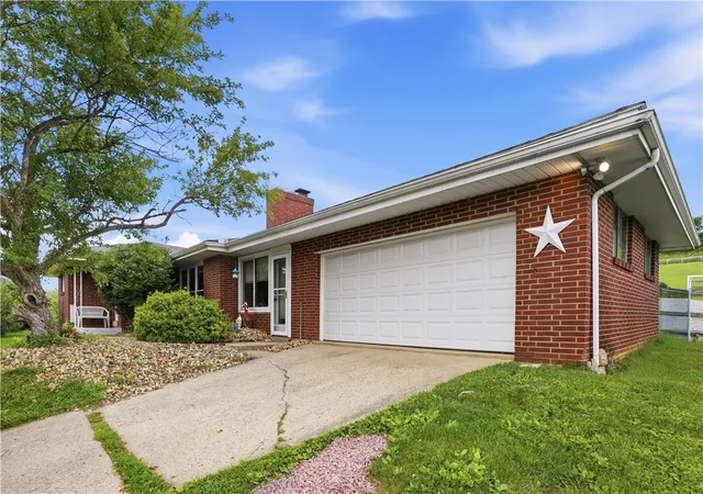 Homes for sale in Canton Twp, PA | 68 Armstrong Dr, Canton Twp, PA 15301 | MLS# 1760349