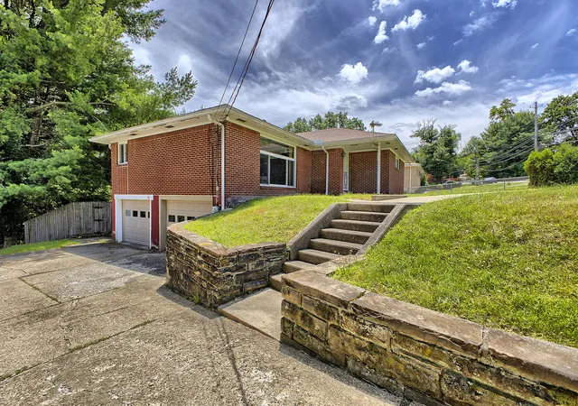 Photo 2 of Single family home for sale at 3201 Coulterville Rd, Mc Keesport, PA 15131 | MLS# 1760574 | Listing updated on 2026-06-30