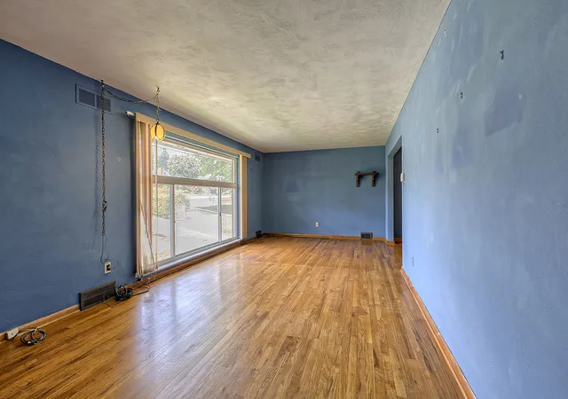 Photo 4 of Single family home for sale at 3201 Coulterville Rd, Mc Keesport, PA 15131 | MLS# 1760574 | Listing updated on 2026-06-30