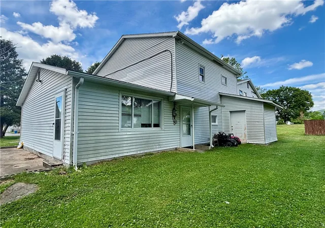 Photo 3 of Single family home for sale at 314 Washington St, South Union Twp, PA 15445 | MLS# 1760568 | Listing updated on 2026-07-31