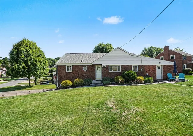 Homes for sale in South Park, PA | 6501 Ventura Dr, South Park, PA 15236 | MLS# 1760464