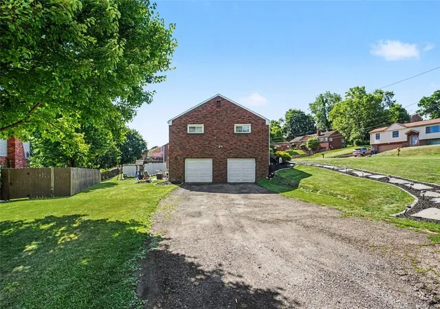Homes for sale in South Park, PA | 6501 Ventura Dr, South Park, PA 15236 | MLS# 1760464