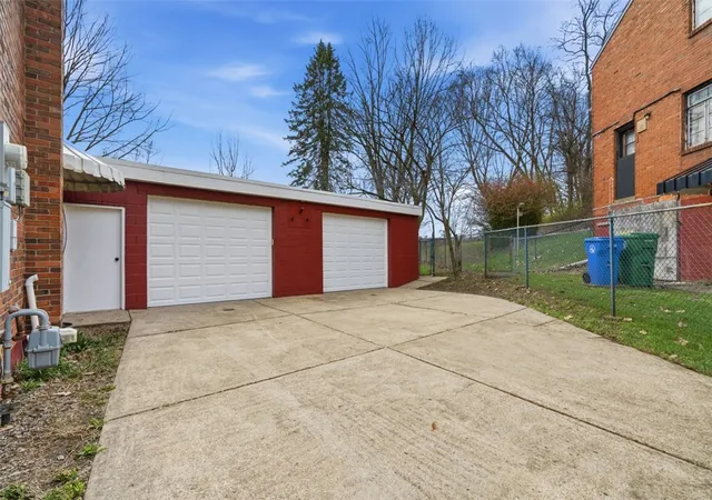 Homes for sale in Castle Shannon, PA | 885 Middle Road, Castle Shannon, PA 15234 | MLS# 1760593
