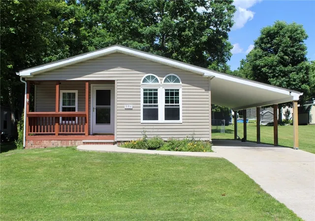 1st image of 806 Center St, Boswell Boro, PA 15531 | MLS# 1760461