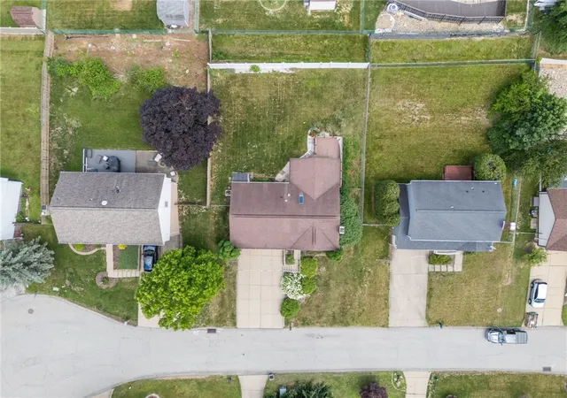 Photo 2 of Single family home for sale at 304 S Highlander Hts Dr, Glenshaw, PA 15116 | MLS# 1760397 | Listing updated on 2026-06-22