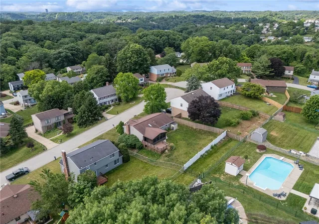 Photo 36 of Single family home for sale at 304 S Highlander Hts Dr, Glenshaw, PA 15116 | MLS# 1760397 | Listing updated on 2026-06-22