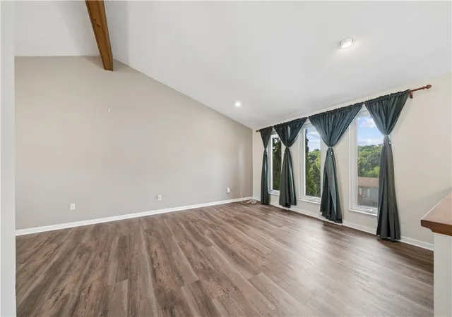 Photo 3 of Single family home for sale at 304 S Highlander Hts Dr, Glenshaw, PA 15116 | MLS# 1760397 | Listing updated on 2026-06-22