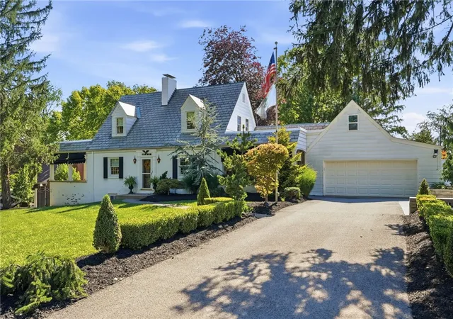 Photo 3 of Single family home for sale at 3108 Hillcrest Rd, Bethel Park, PA 15102 | MLS# 1760600 | Listing updated on 2026-06-22
