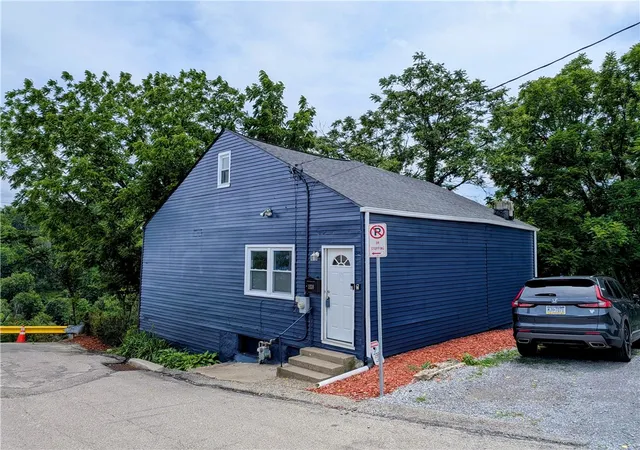 2nd image of 1938 Shamokin Street, South Side, PA 15203 | MLS# 1760608