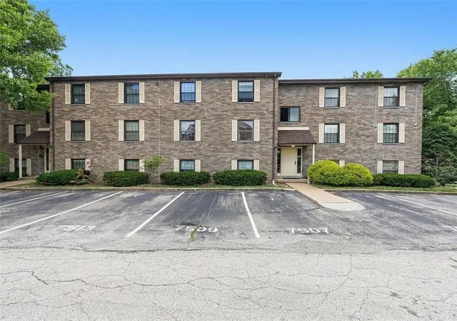 Homes for sale in Wilkinsburg, PA | 7509 Penn Bridge Ct, Wilkinsburg, PA 15221 | MLS# 1760434