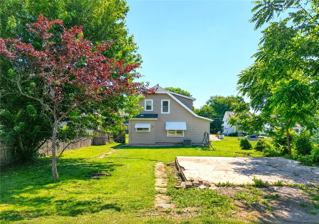 Photo 2 of Single family home for sale at 2007 Delaware Ave, New Castle, PA 16105 | MLS# 1760470 | Listing updated on 2026-07-19