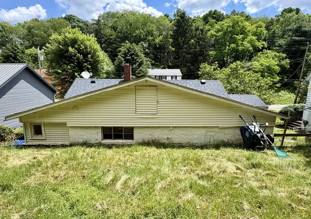 Photo 3 of Single family home for sale at 511 California Holw Rd, Imperial, PA 15126 | MLS# 1760620 | Listing updated on 2026-07-25