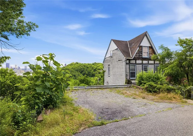 Homes for sale in Sheraden, PA | 31 Conestoga St, Sheraden, PA 15204 | MLS# 1760596