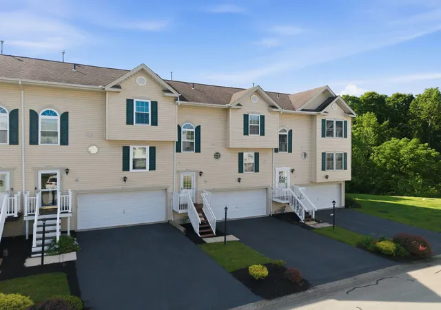 Homes for sale in Manor, PA | 151 Manor View Dr, Manor, PA 15665 | MLS# 1760632